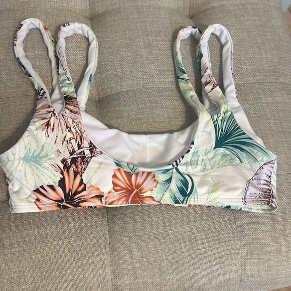 double strap bikini top - Picture 4 of 8